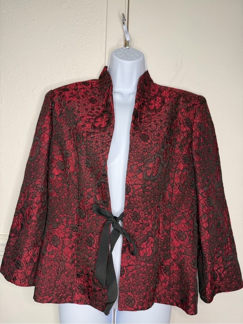 Studio I Red and Black Floral Tie-Front Jacquard Jacket size 12